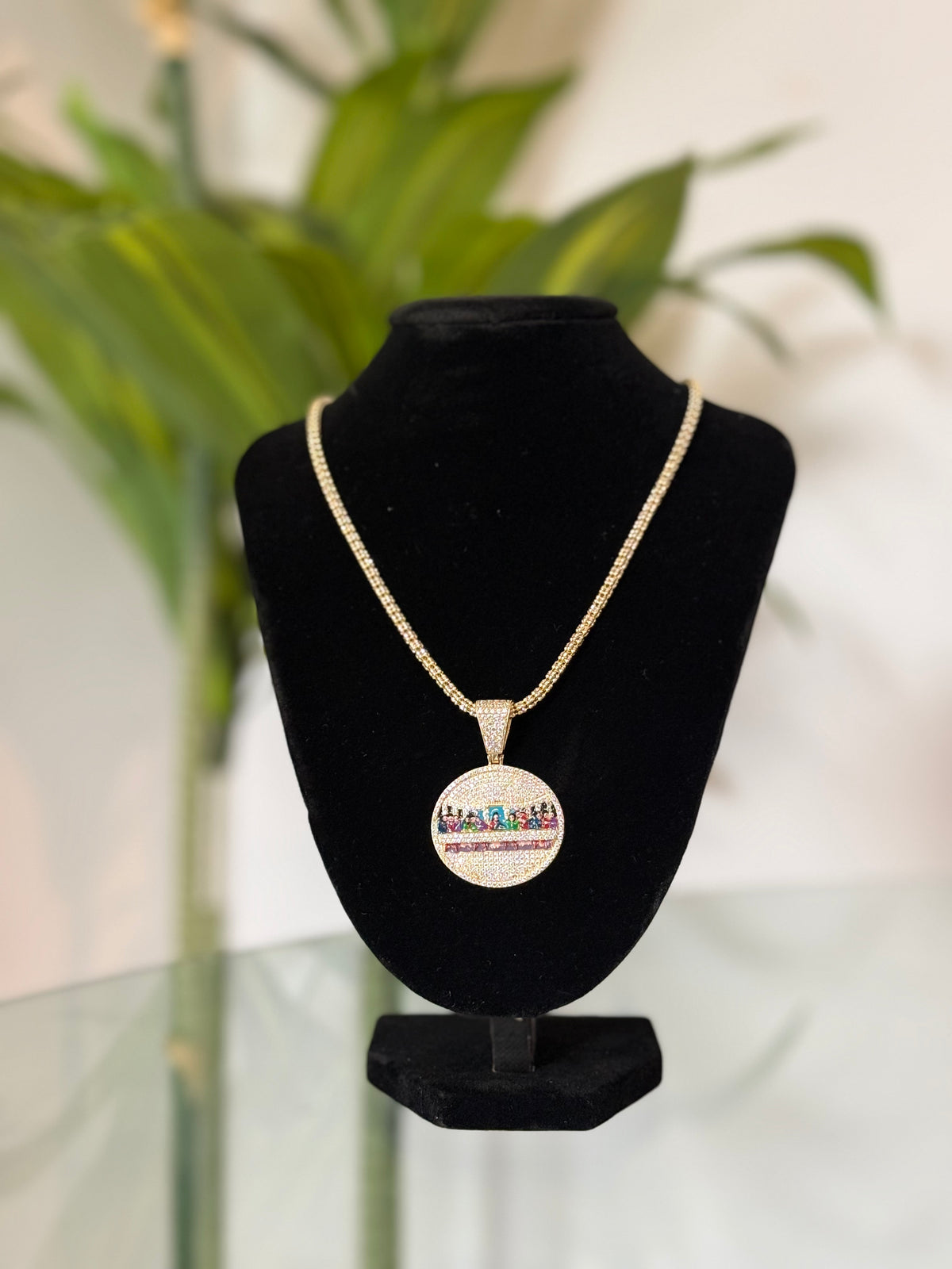 22” Ice Chain – Round Pendant